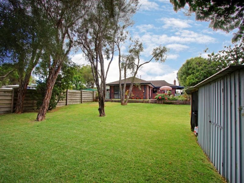 6 Robin Parade, Rye VIC 3941