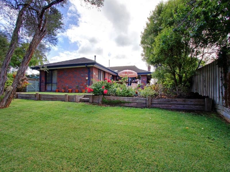 6 Robin Parade, Rye VIC 3941