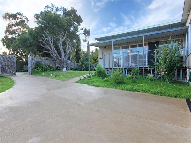 3 Doig Avenue, Tootgarook VIC 3941