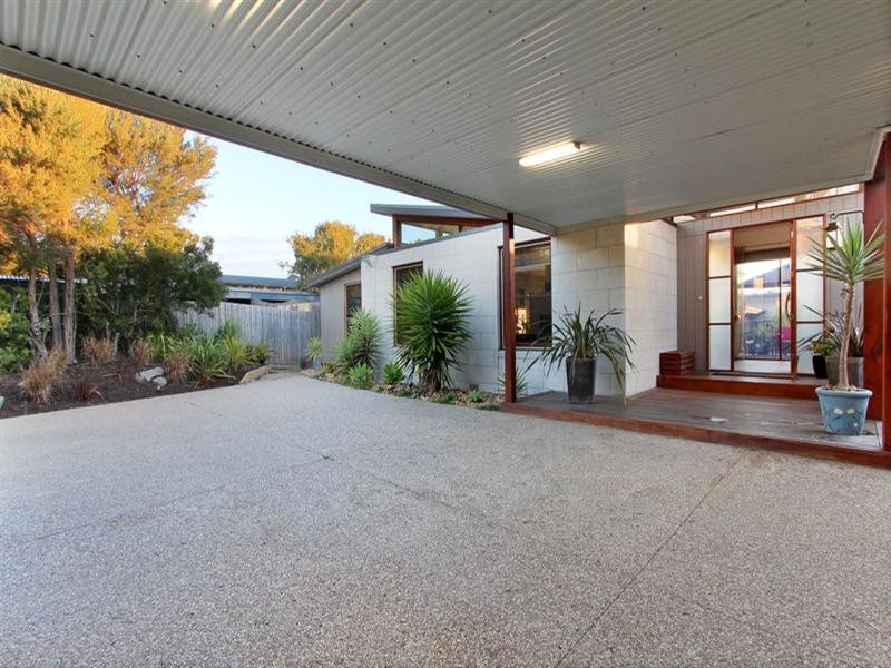 22 Alex Drive, St Andrews Beach VIC 3941