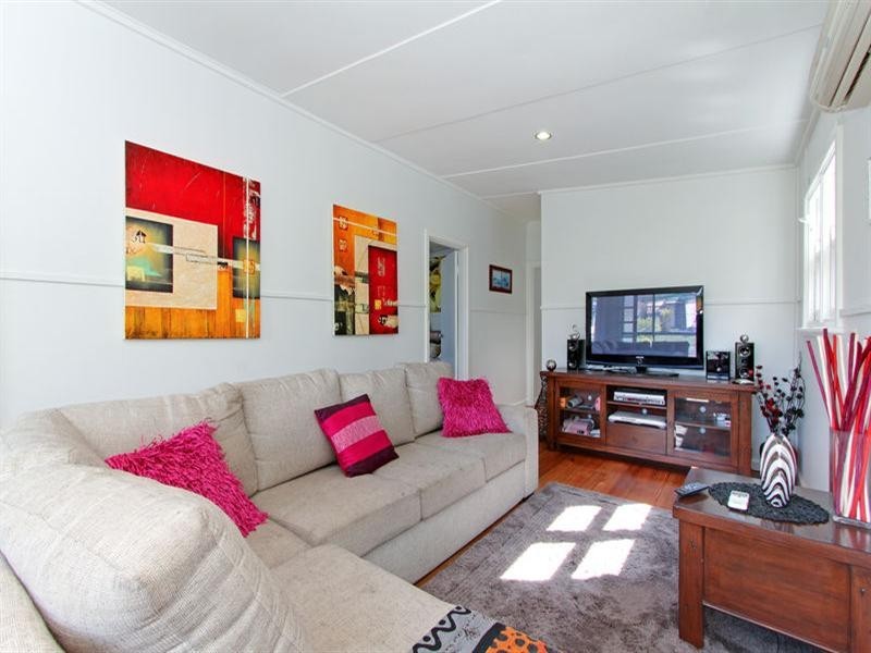 58 Fourth Avenue, Rosebud VIC 3939