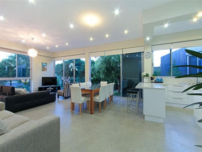 11 Daly Avenue, Rye VIC 3941