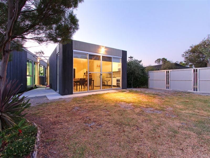 11 Daly Avenue, Rye VIC 3941