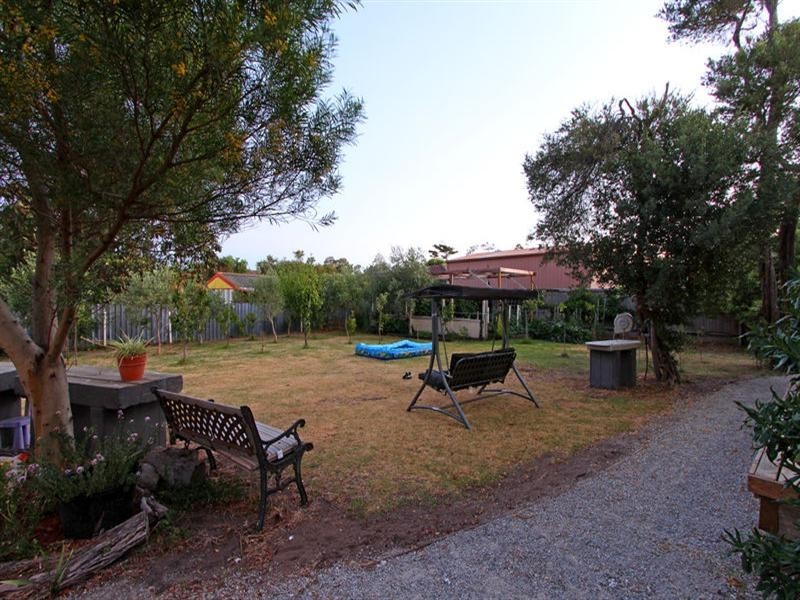 11 Daly Avenue, Rye VIC 3941