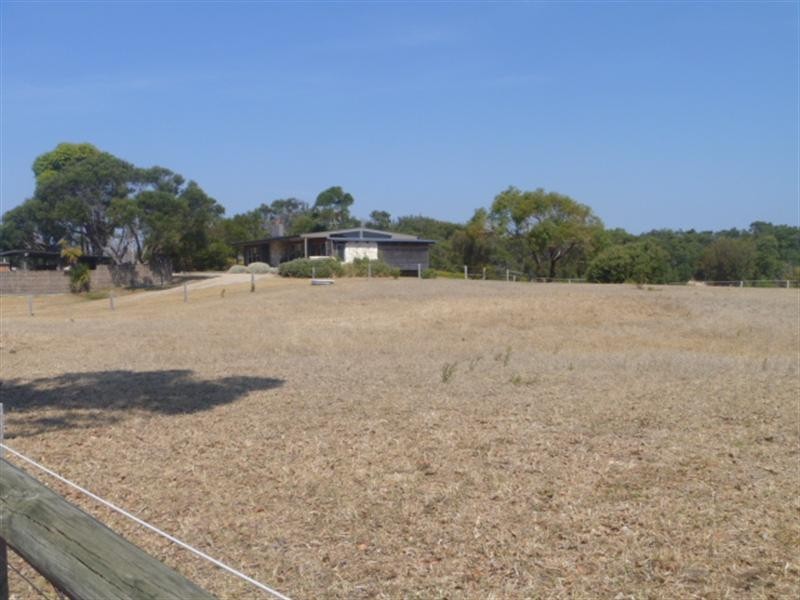 3 Placadena Road, St Andrews Beach VIC 3941