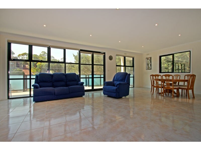 10 Fairhills Drive, Rye VIC 3941