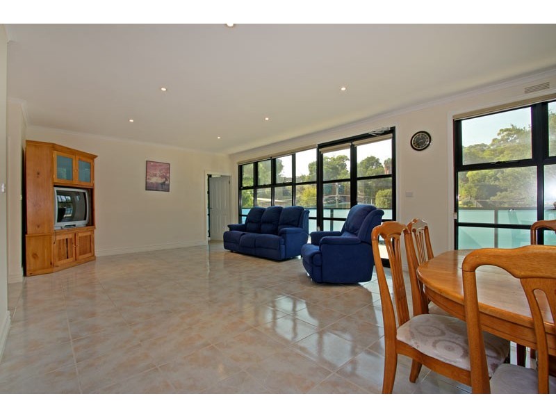 10 Fairhills Drive, Rye VIC 3941