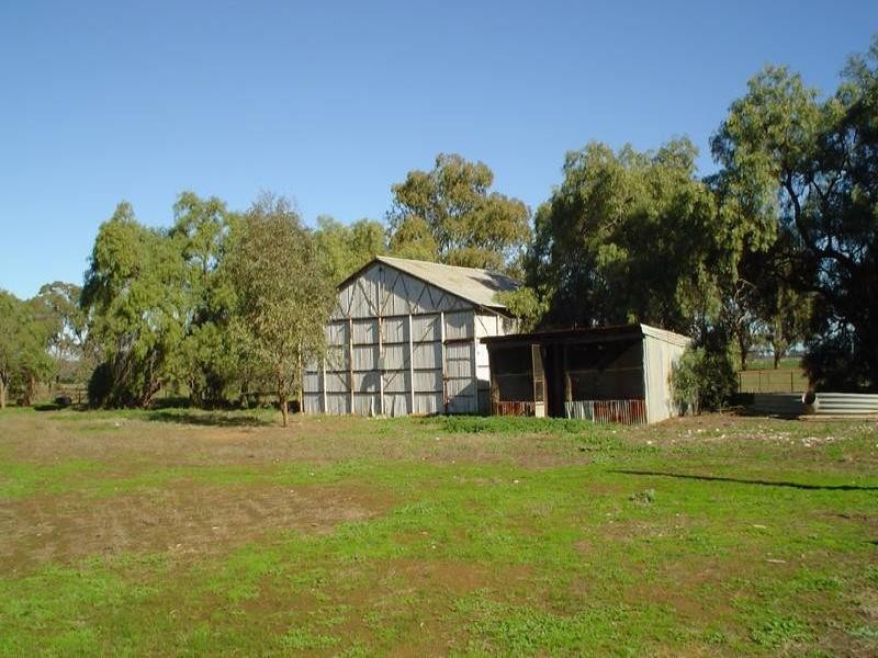 Rennie NSW 2646