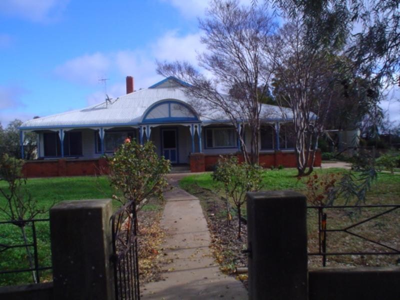 Rennie NSW 2646
