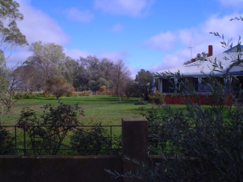 Rennie NSW 2646