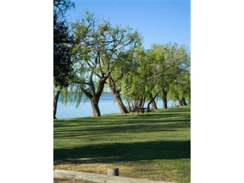 1B Riverland Gardens, Mulwala NSW 2647