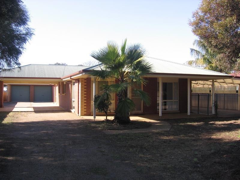 92 Woods Road, Yarrawonga VIC 3730