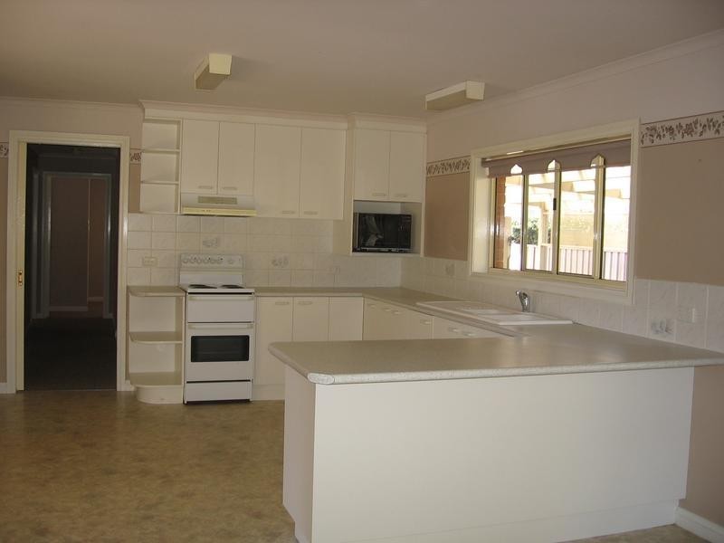 92 Woods Road, Yarrawonga VIC 3730