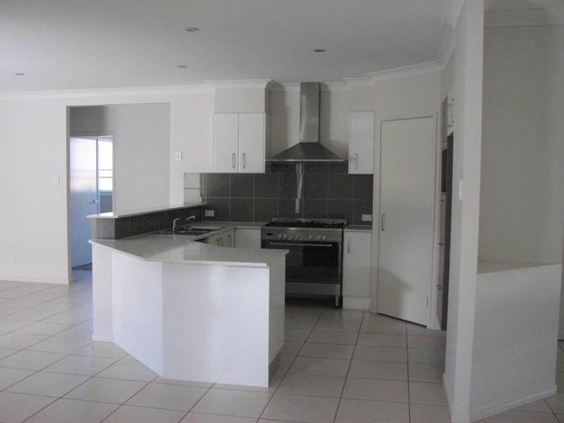 7 Straker Drive, Cooroy QLD 4563