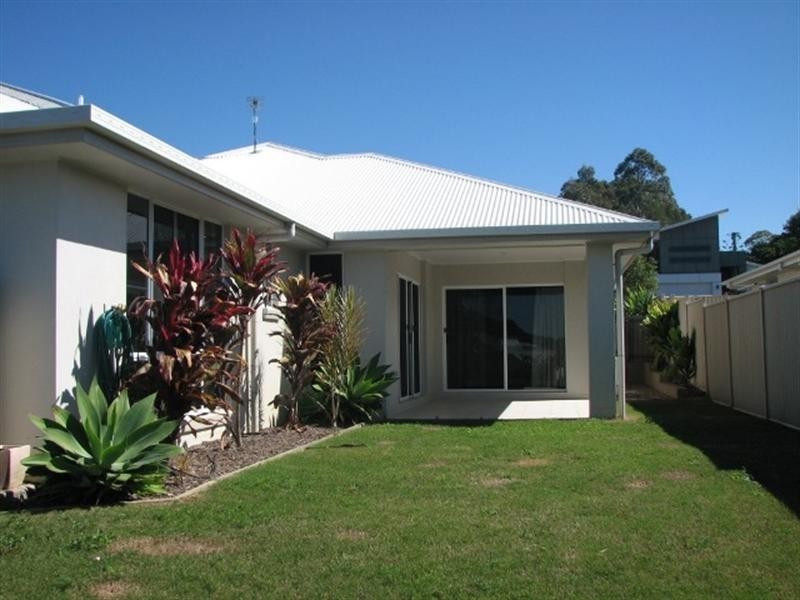 7 Straker Drive, Cooroy QLD 4563