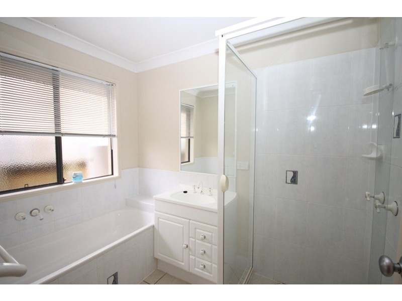 32 Kensington Drive, Cooroy QLD 4563