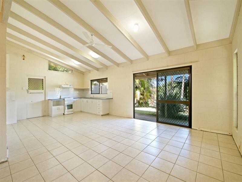 82 Cooks Road, Tinbeerwah QLD 4563