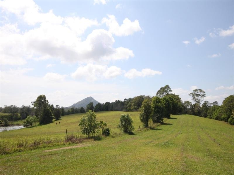 197 Ocean View Road, Cooroy QLD 4563