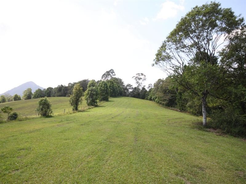 197 Ocean View Road, Cooroy QLD 4563