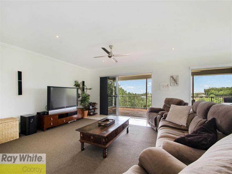4a Pine Tree Drive West, Lake Macdonald QLD 4563