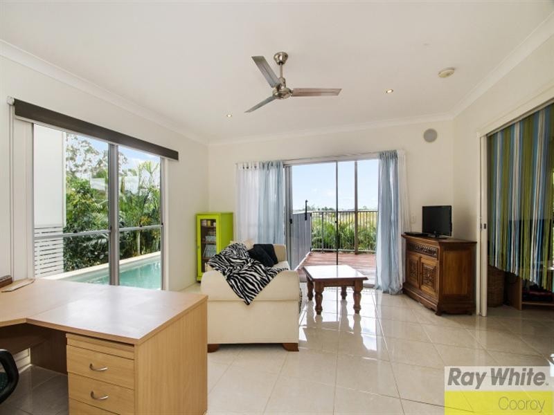 4a Pine Tree Drive West, Lake Macdonald QLD 4563