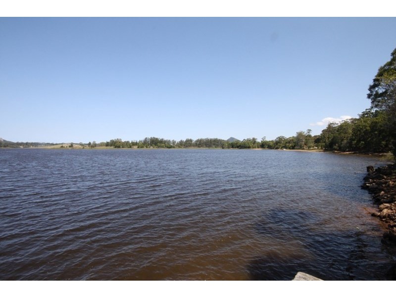 32 Kamala Drive, Lake Macdonald QLD 4563