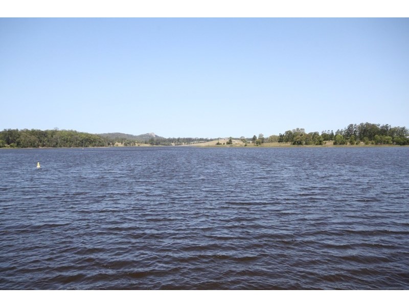 32 Kamala Drive, Lake Macdonald QLD 4563