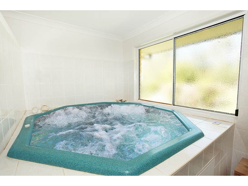 11 Flooded Gum Place, Black Mountain QLD 4563