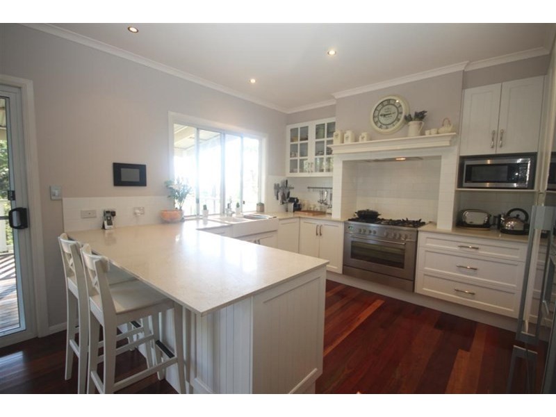 10 Forest Acres Drive, Lake Macdonald QLD 4563