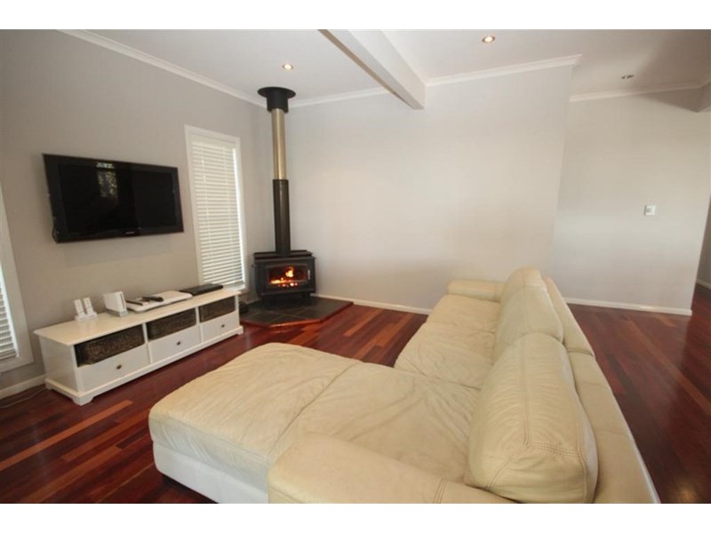 10 Forest Acres Drive, Lake Macdonald QLD 4563