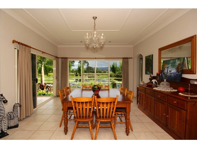 4 Flindersia Drive, Traveston QLD 4570