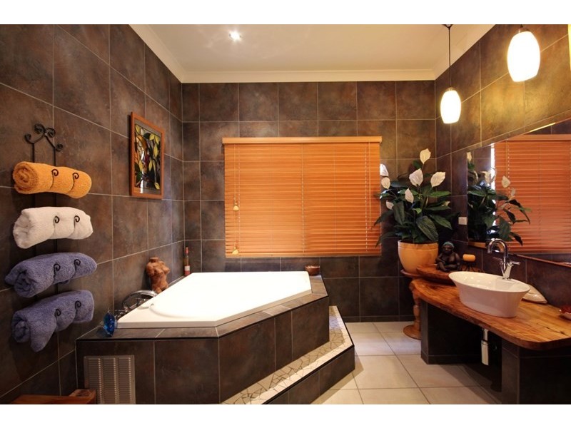 4 Flindersia Drive, Traveston QLD 4570