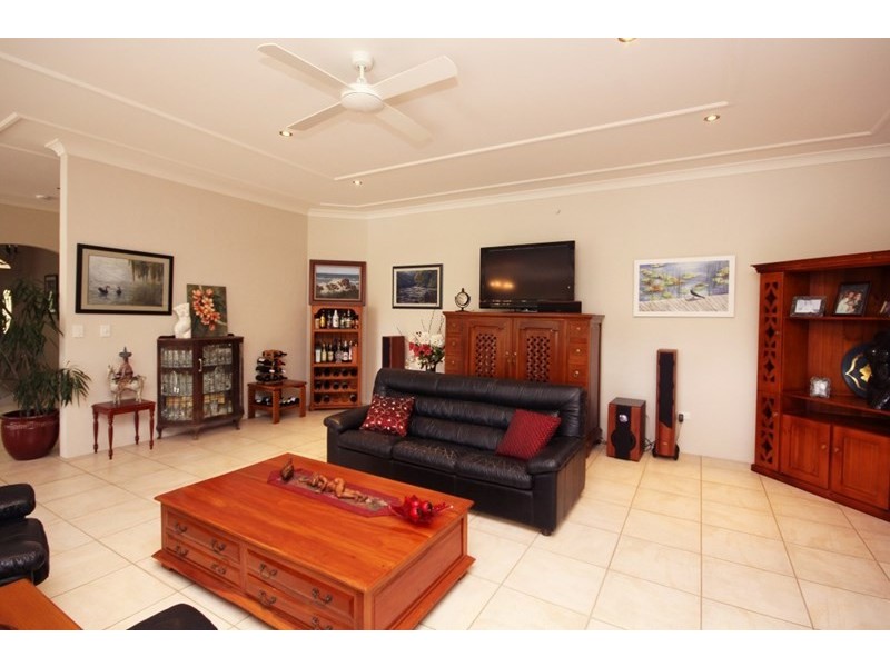 4 Flindersia Drive, Traveston QLD 4570