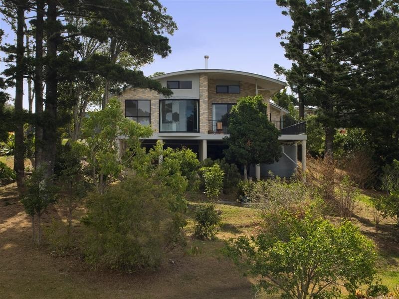 14 Pine Tree Drive, Lake Macdonald QLD 4563