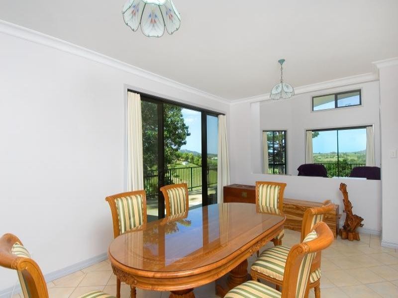 14 Pine Tree Drive, Lake Macdonald QLD 4563