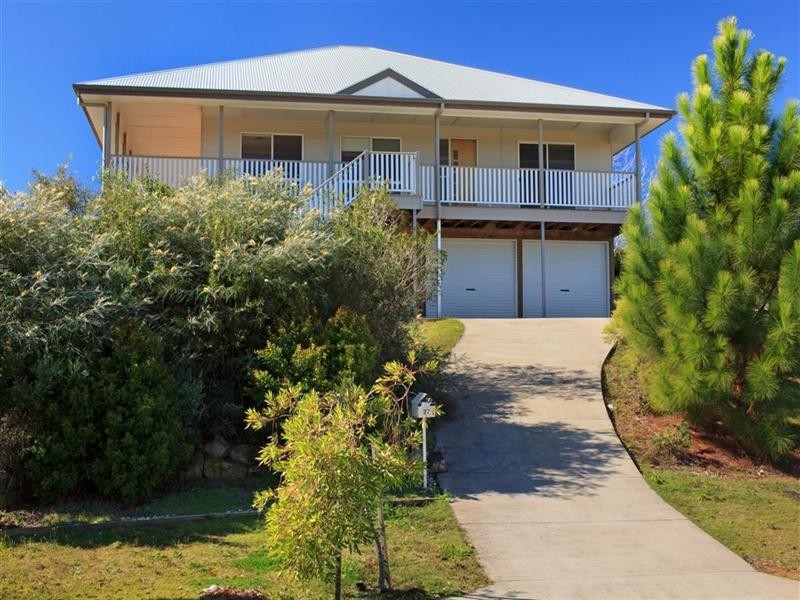 27 Kensington Drive, Cooroy QLD 4563