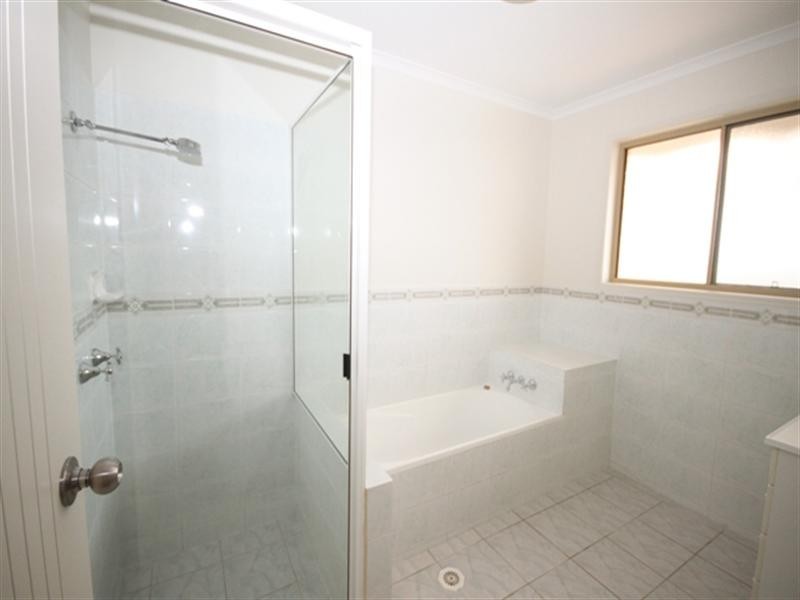 16 Falcon Crescent, Cooroy QLD 4563