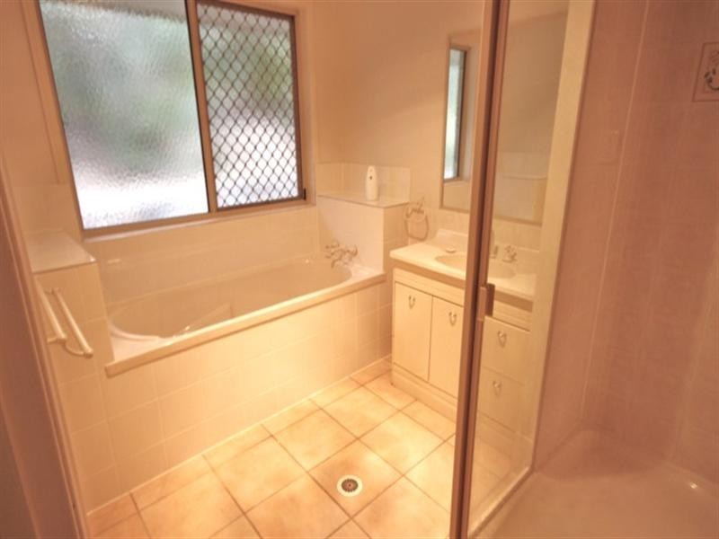 22 Mountain Street, Pomona QLD 4568