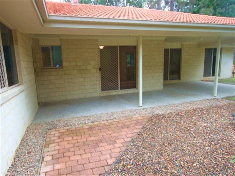 22 Mountain Street, Pomona QLD 4568