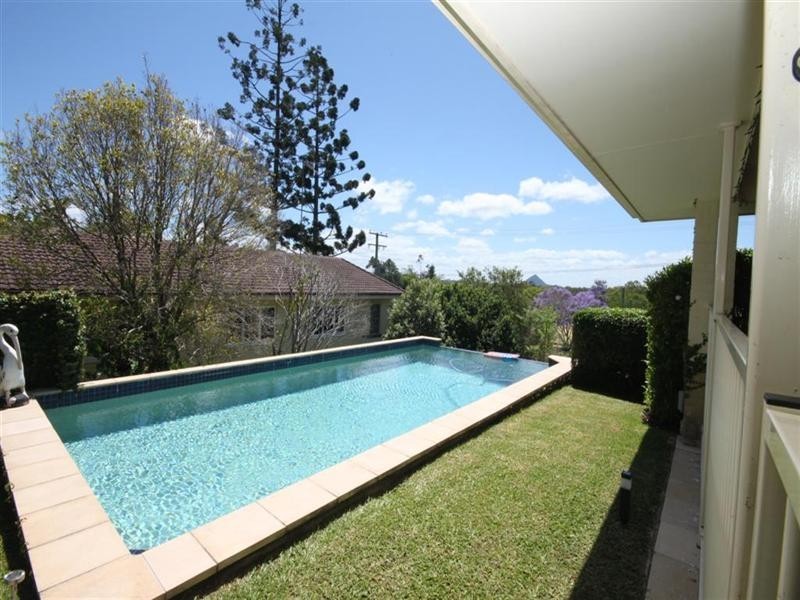 42 Tewantin Road, Cooroy QLD 4563