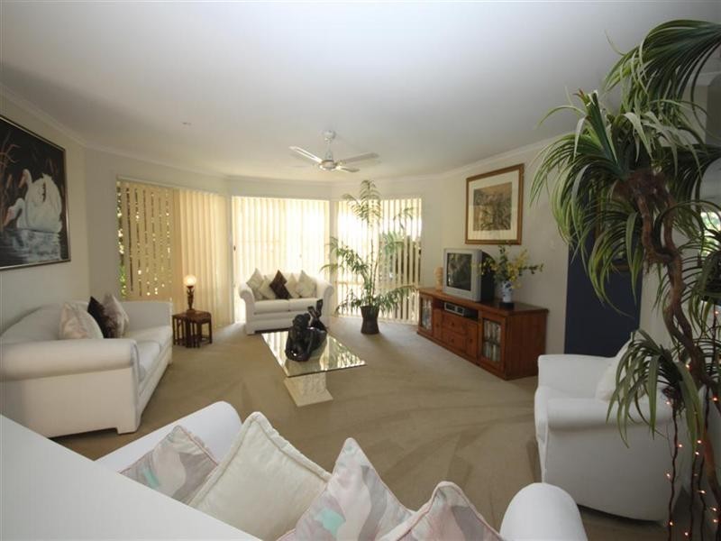 42 Tewantin Road, Cooroy QLD 4563