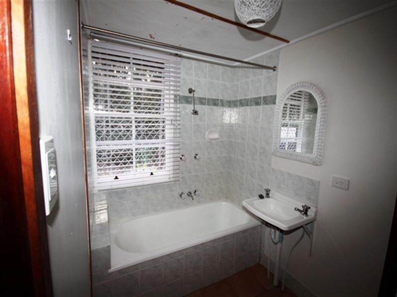 53 Hempsall Road, Cootharaba QLD 4565