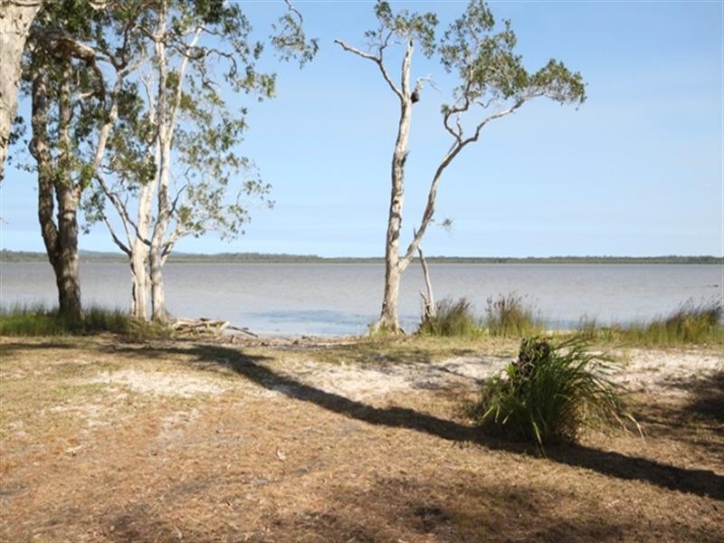 404 Lake Cooroibah Road, Cooroibah QLD 4565