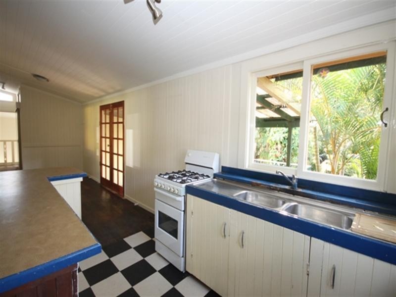 9 Tulip, Cooroy QLD 4563