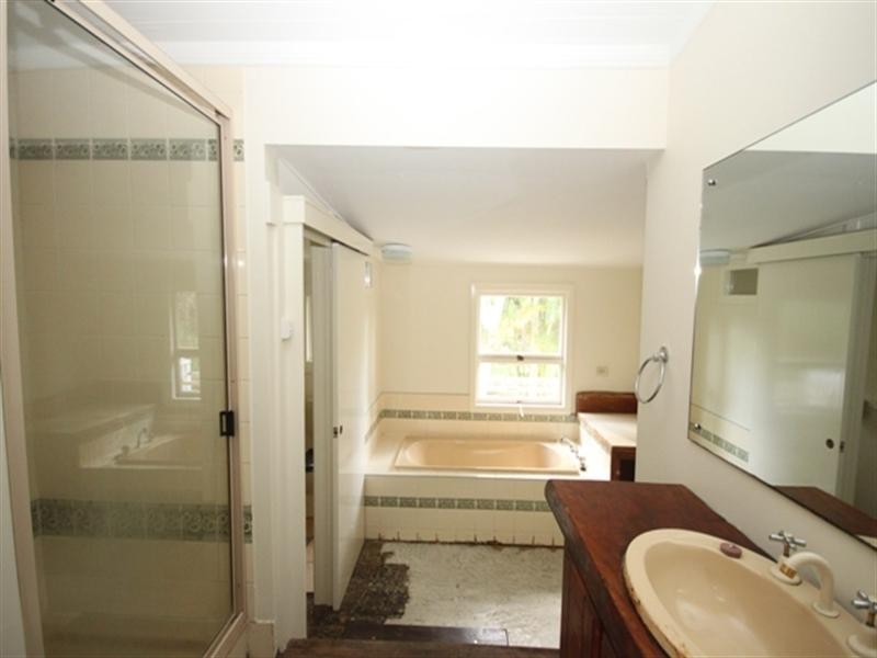 9 Tulip, Cooroy QLD 4563