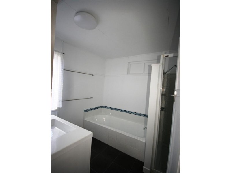 11 Wattle Street, Cooroy QLD 4563