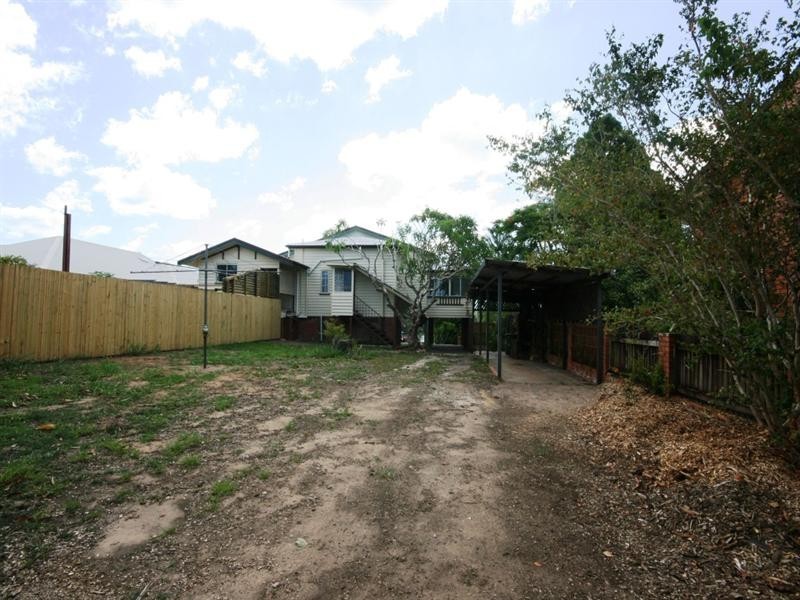 11 Wattle Street, Cooroy QLD 4563