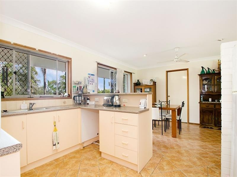 18 Pearsons Road, Cooroy QLD 4563