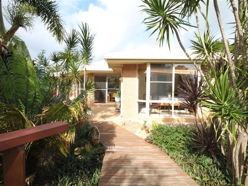 5 LEATHERWOOD Lane, Cooroy QLD 4563