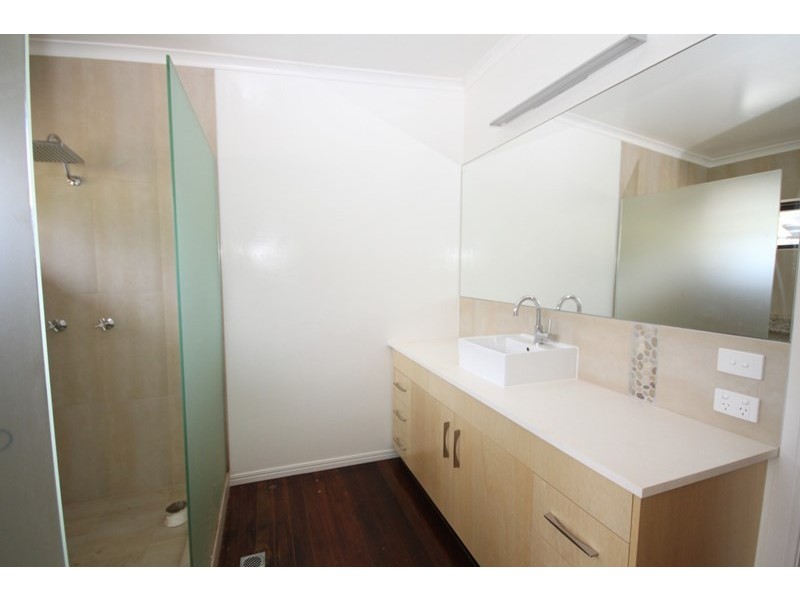 43 Gwandalan Road, Lake Macdonald QLD 4563